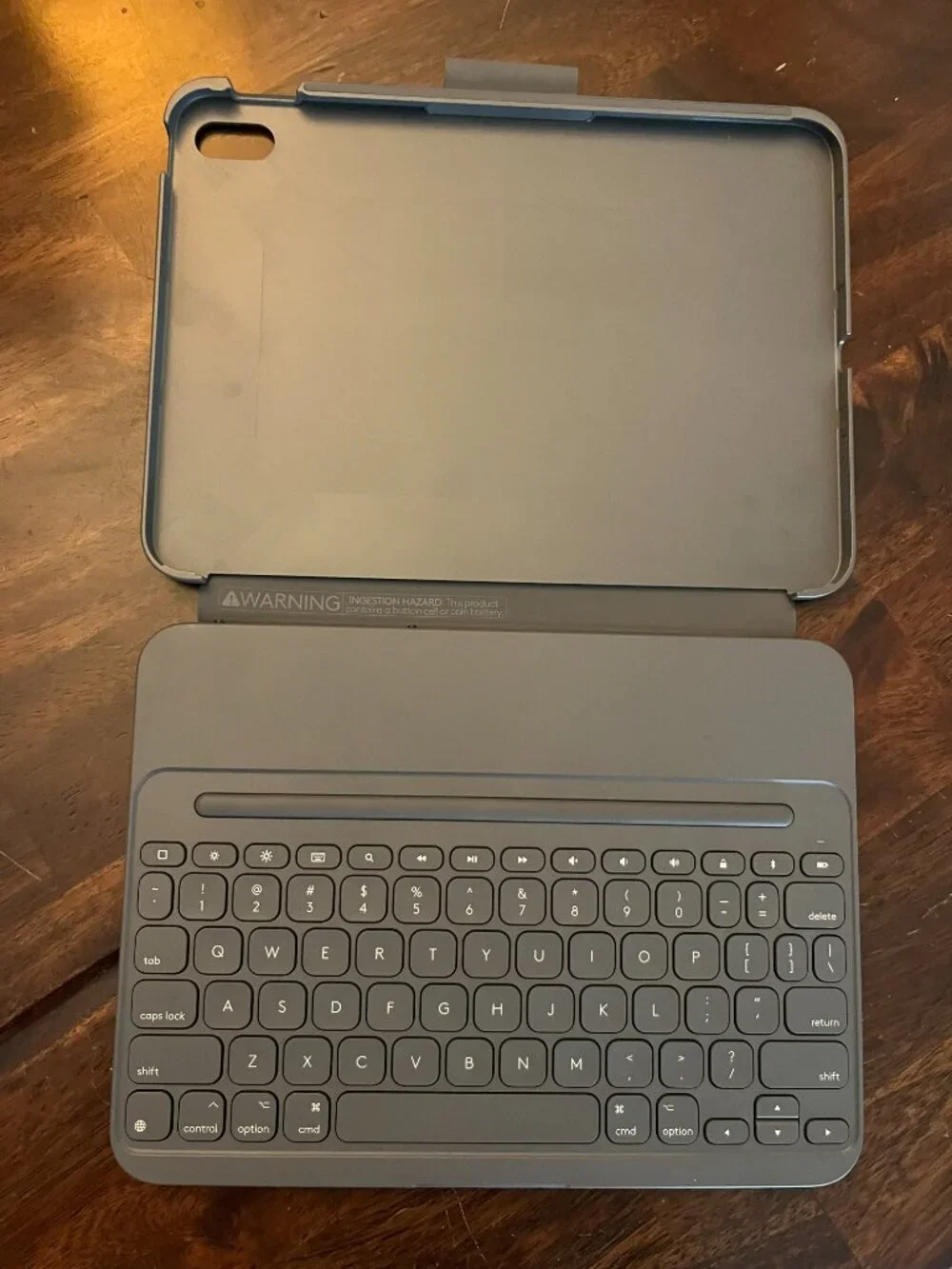 Logitech Slim Folio iPad 10th Gen & A16 Wireless Keyboard Integrated Blutetooth